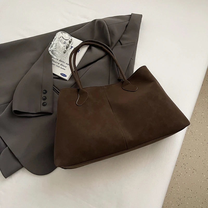 Large capacity flannel tote bag, women's high-end single-shoulder bag, handbag with unique design